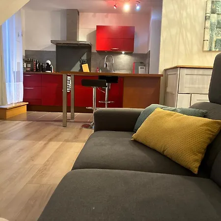 Apartment Parking- F3 65m2 - 10 Min A Pied Du Centre-ville - 4 Personnes *